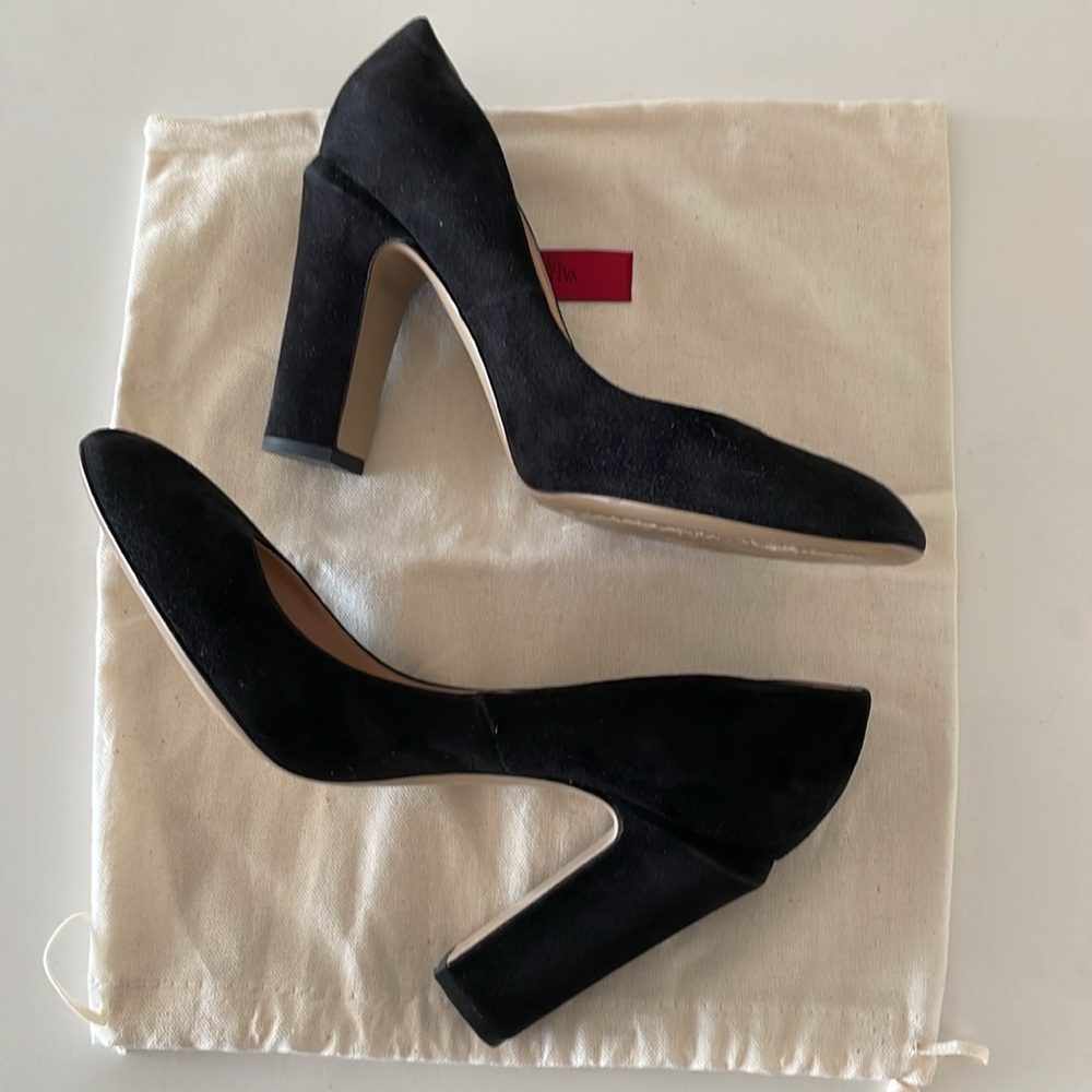 Valentino Garavani Black Suede Block Heel Pumps - Picture 7 of 15